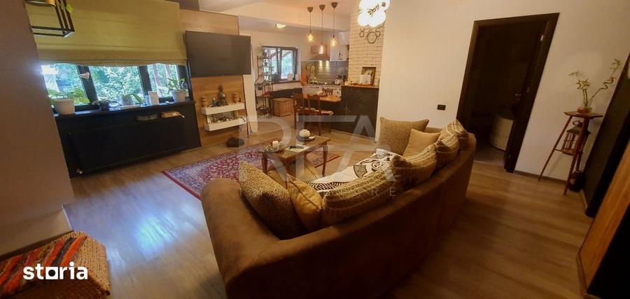 Casă cu 7 camere cu Teren 328 Mp în Dristor