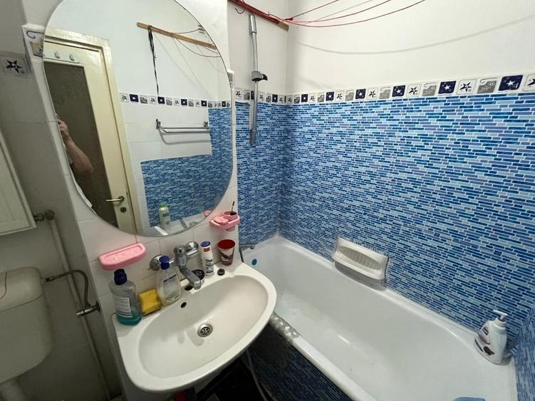 Apartament cu 4 camere decomandat, mobilat în Central