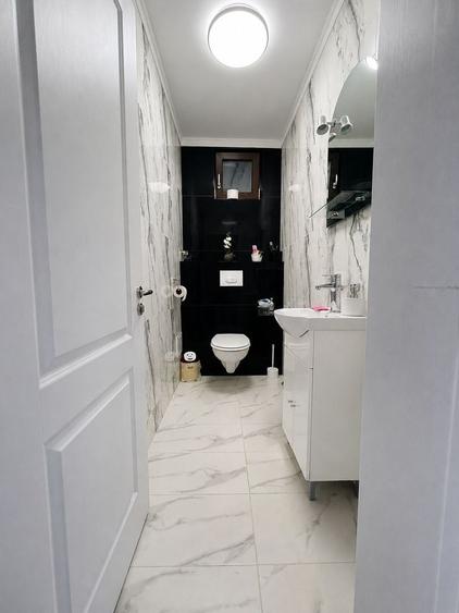 Casă cu 6 camere cu Canalizare în Haieu