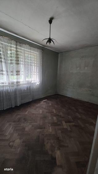 De vanzare apartament 2 camere,parter,aleea Crinilor - 2