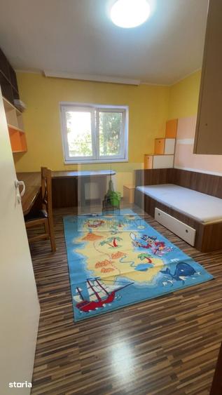 Apartament cu 3 camere decomandat în Valea Cetății