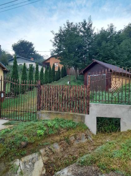 Casă cu 4 camere în Ariceștii Zeletin