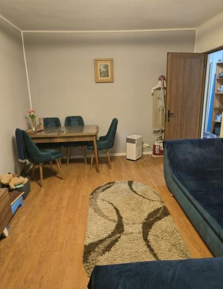 Apartament cu 3 camere decomandat în Metalurgie