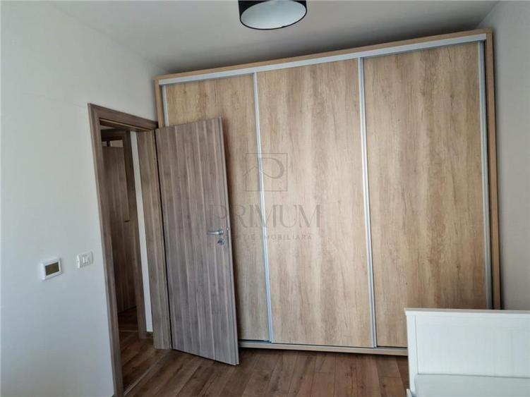 Apartament cu 3 camere decomandat, mobilat în Dumbrăvița
