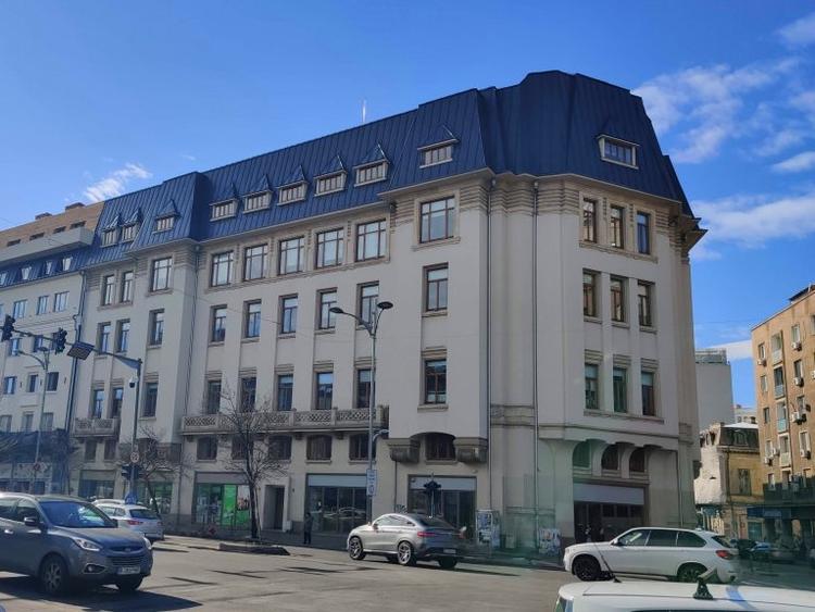 Birou, de 300 mp, în P-ța Universității