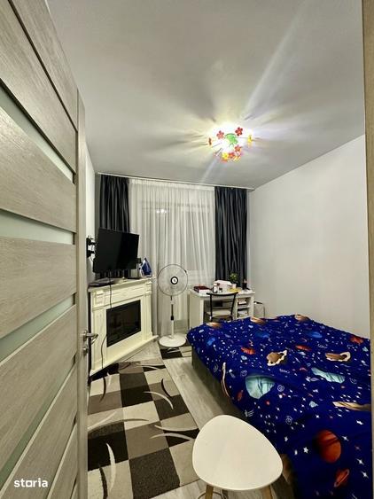 Apartament cu 2 camere semidecomandat în Podul de Piatră