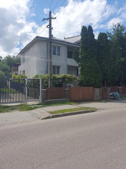 Casa -demisol-parter-etaj  Dorohoi/ str.G.Enescu  - 1