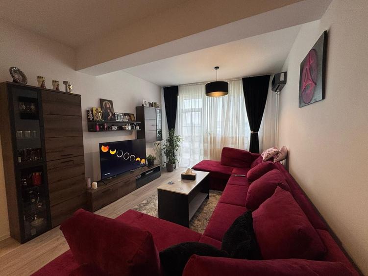 Apartament cu 2 camere semidecomandat, mobilat în Băneasa