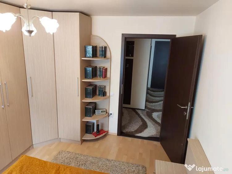 Apartament cu 3 camere semidecomandat în Florești