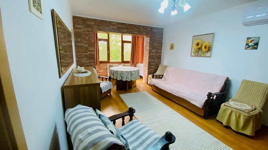 Apartament cu 3 camere semidecomandat în Tomis Nord