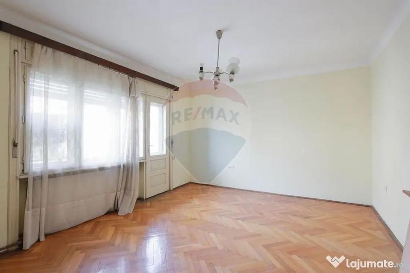 Casă cu 3 camere cu Teren 562 Mp în Central