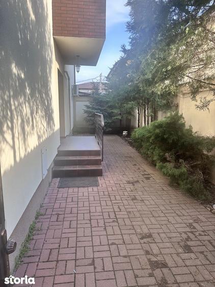 Apartament cu 2 camere, mobilat în Central