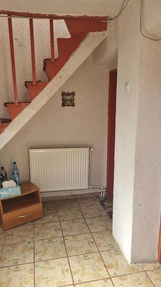 Casă cu 3 camere cu Teren 2000 Mp în Central