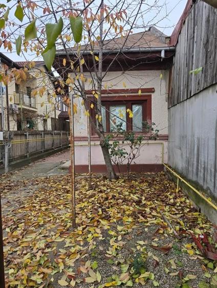 Casă cu 4 camere cu Teren 177 Mp în Mihai Bravu