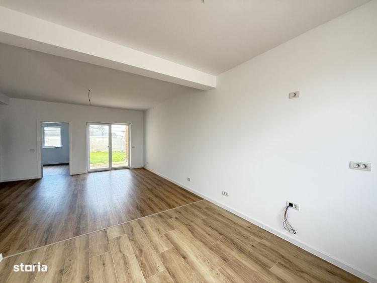 Casă cu 4 camere în Săcălaz