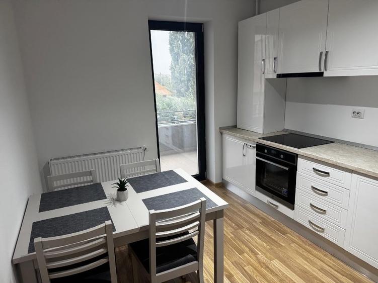 Apartament cu 2 camere decomandat, mobilat în Central
