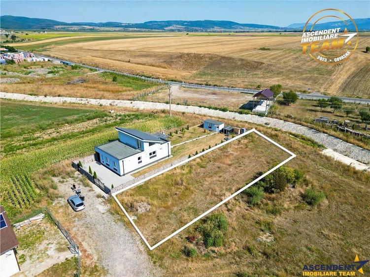 Teren de 824 mp, în Arcuș