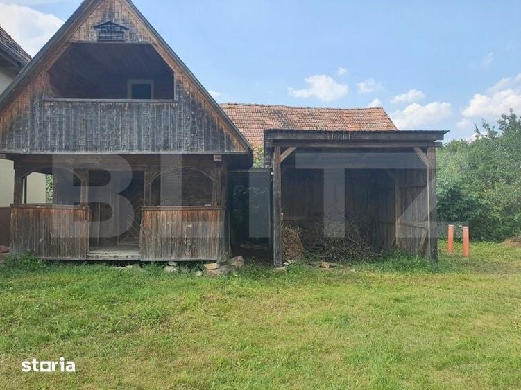 Casă cu 4 camere decomandat cu Teren 1000 Mp în Petrești