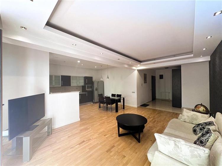 Apartament cu 3 camere semidecomandat, mobilat în Herăstrău
