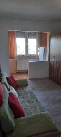 Garsonieră decomandată în Micălaca