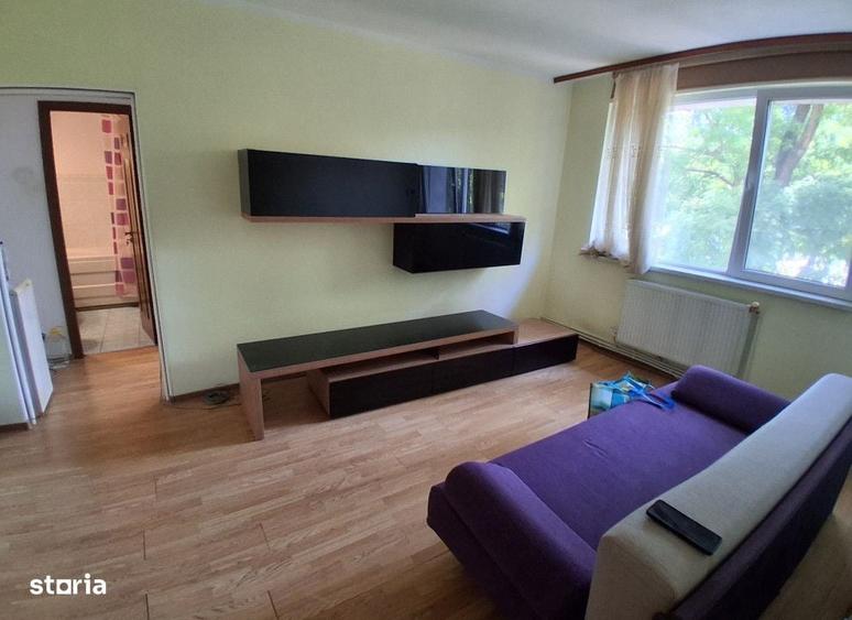 Apartament cu 2 camere semidecomandat în Piața Unirii