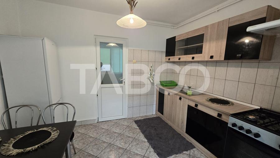 Apartament cu 2 camere semidecomandat, mobilat în Mihai Viteazul