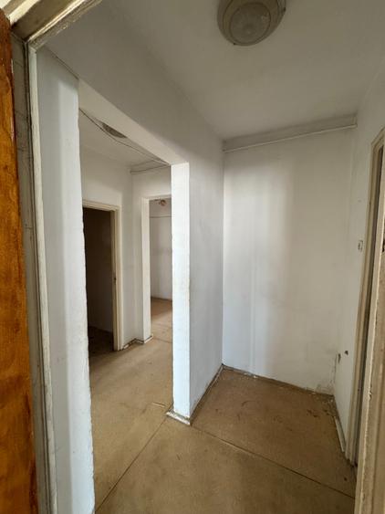 Apartament cu 3 camere decomandat în Militari