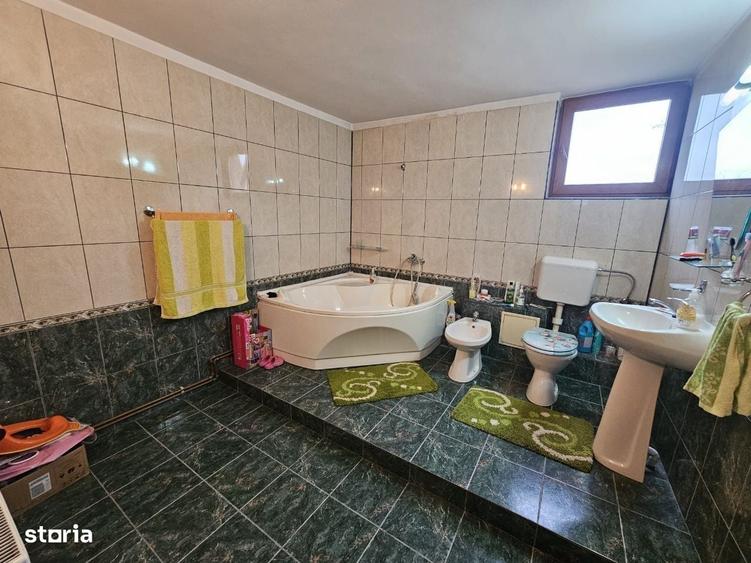 Casă cu 4 camere cu Teren 650 Mp în Curtea de Argeș