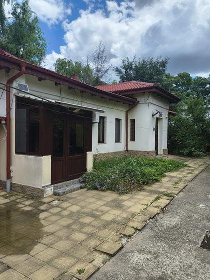 Casă individuală cu 4 camere cu Canalizare în Dobroești
