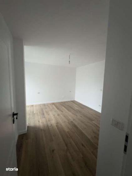 Casă cu 4 camere cu Teren 200 Mp în Valea Rosie