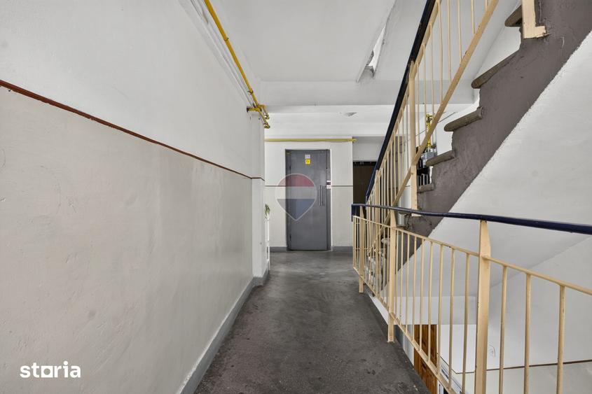 Apartament cu 4 camere în Polivalentă