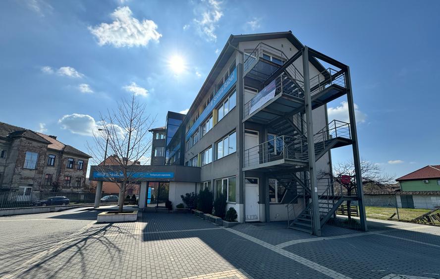 Spațiu comercial, de 834 mp, în Olimpia-Stadion