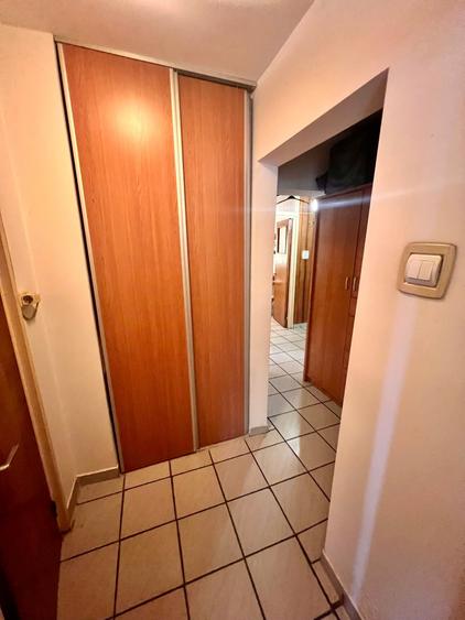 Apartament cu 2 camere decomandat în Berceni