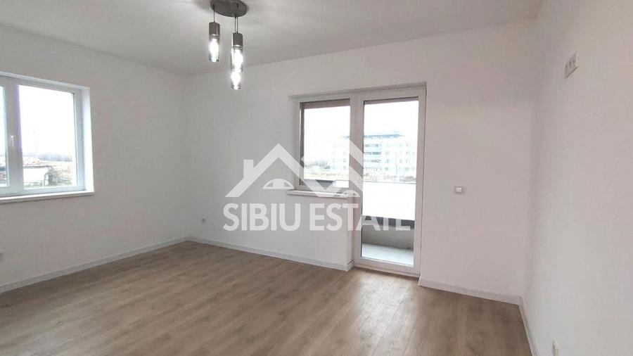 Apartament cu 3 camere decomandat în Sud-Vest
