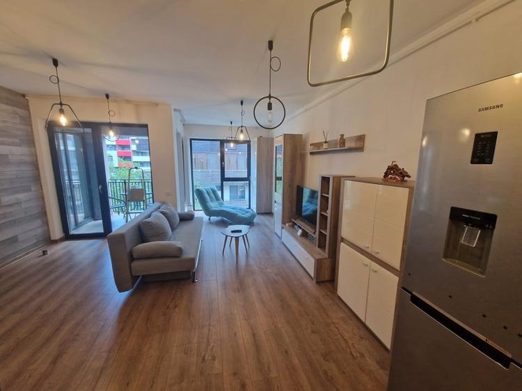 Apartament cu 2 camere semidecomandat în Bună Ziua