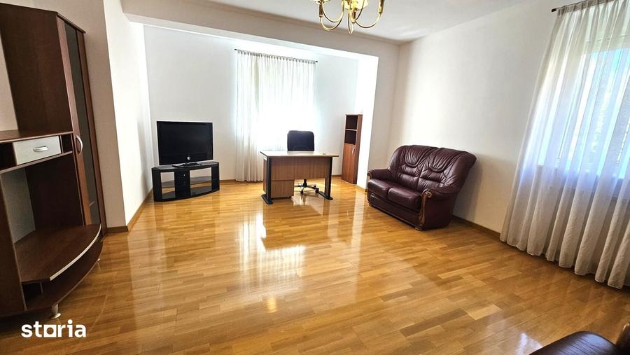 Apartament cu 3 camere semidecomandat în Cotroceni