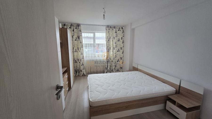 Apartament cu 3 camere semidecomandat, mobilat în Metalurgiei