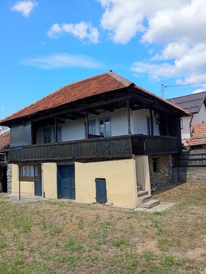 Casă cu 2 camere în Central