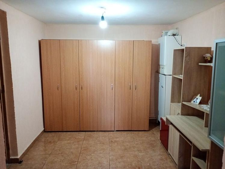 Casă cu 4 camere în Brătășanca