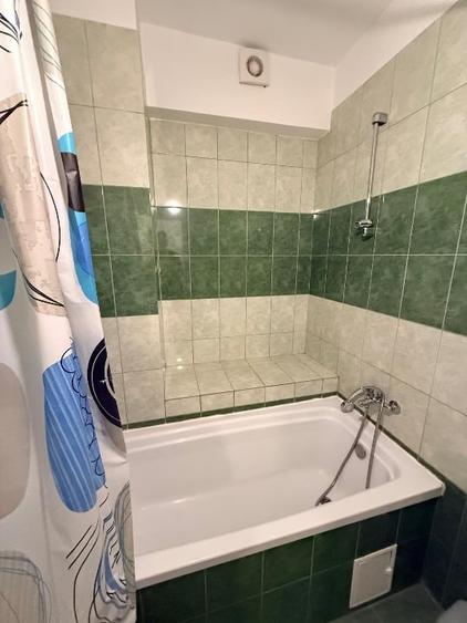 Apartament cu 3 camere decomandat, mobilat în Central