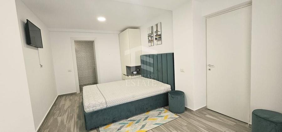 Apartament cu 3 camere semidecomandat în Central