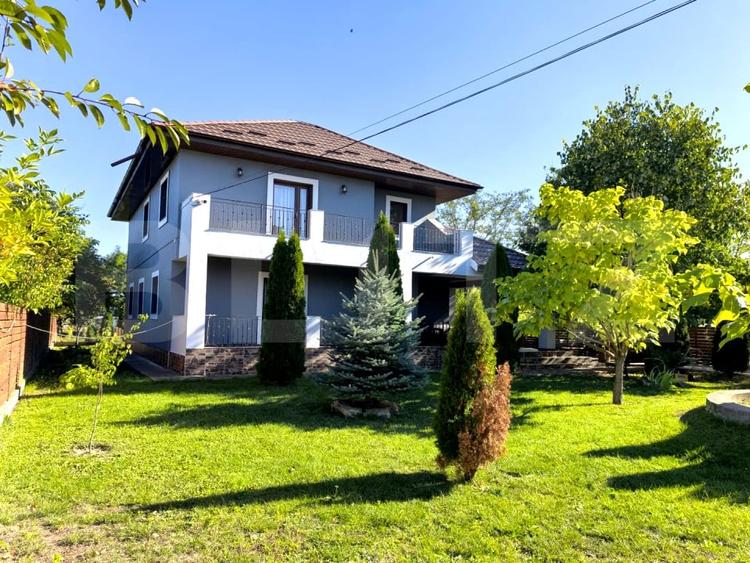 Casă individuală cu 4 camere cu Teren 1400 Mp în Sculeni