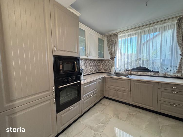 Casă cu 6 camere cu Teren 462 Mp în Sud