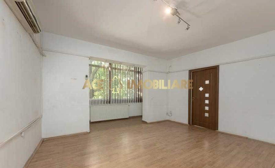 Apartament cu 3 camere decomandat în Mărășești