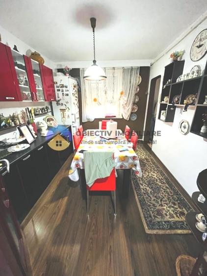 Apartament cu 4 camere decomandat, mobilat în Dărmănești