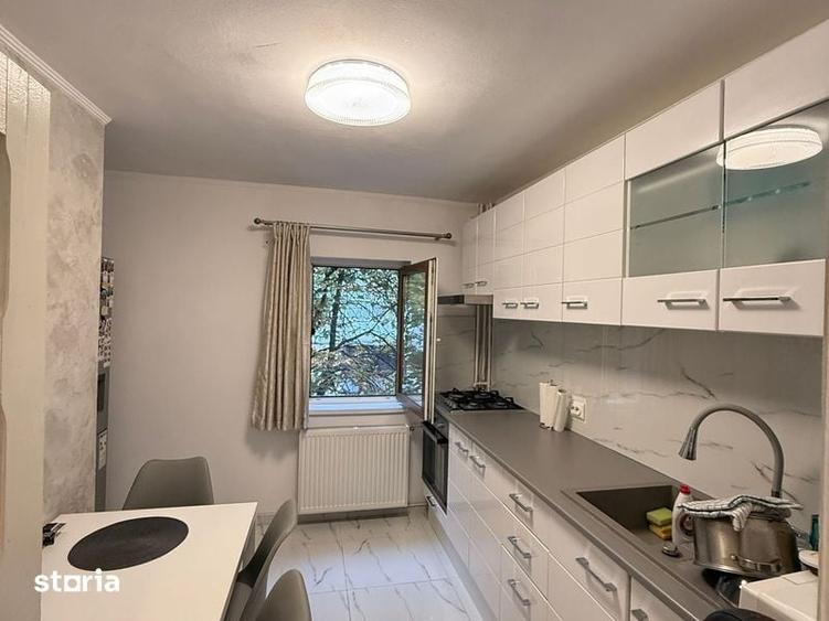 Apartament cu 3 camere în Malu Roșu