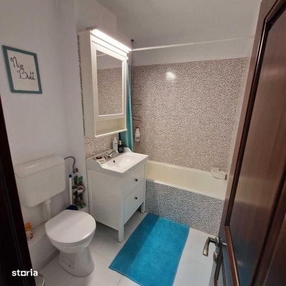 Apartament cu 3 camere, mobilat în Tei