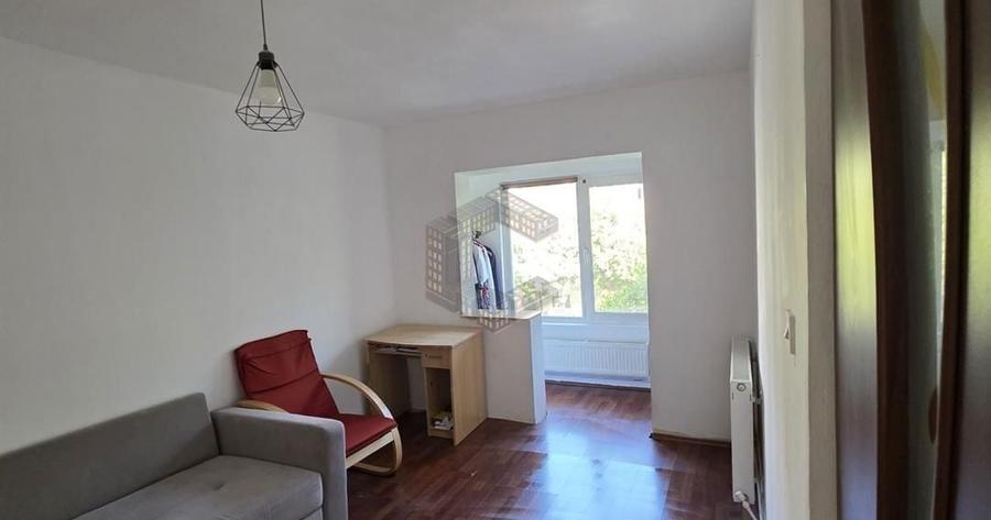 Apartament cu 3 camere decomandat, mobilat în Girocului