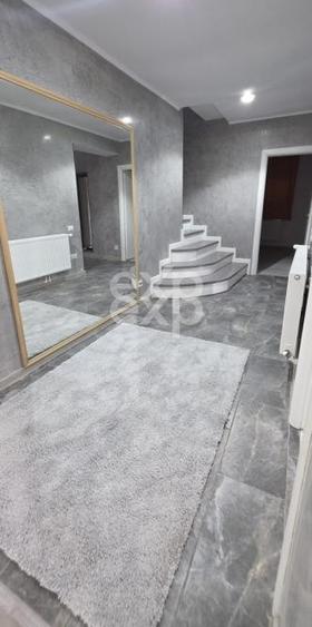 Casă individuală cu 5 camere cu Canalizare în Central