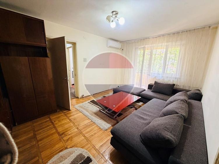 Apartament cu 2 camere semidecomandat, mobilat în Central